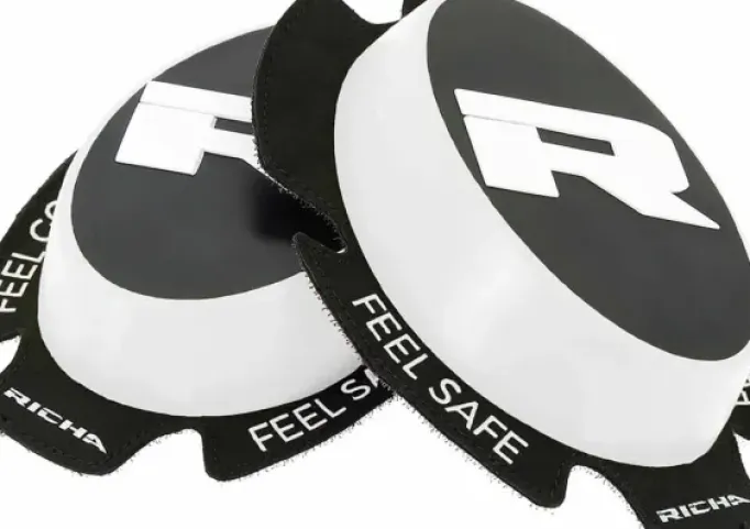 Richa KNEE SLIDERS R Black Fashion